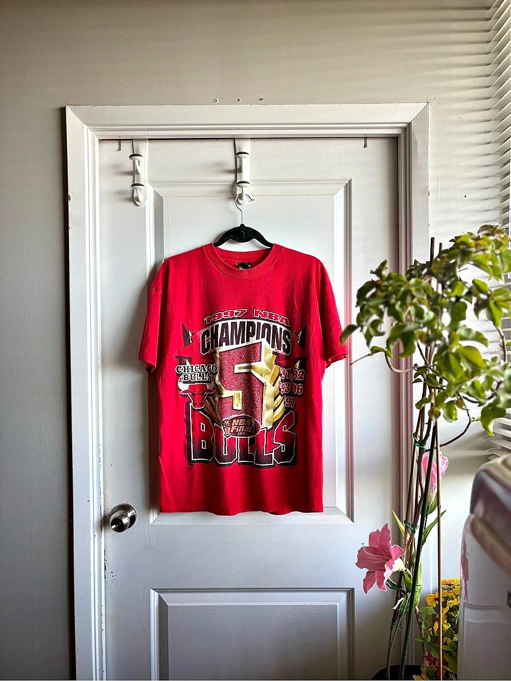 🏆 Authentic 90s Chicago Bulls 1997 5x NBA Champions Tee - Size Large Single Stit
